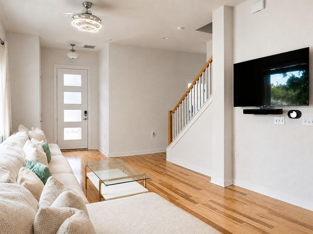 2214 Robert Browning ST, Austin, TX 78723