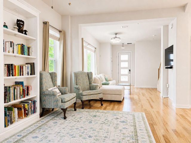2214 Robert Browning ST, Austin, TX 78723
