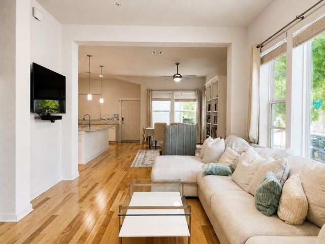 2214 Robert Browning ST, Austin, TX 78723
