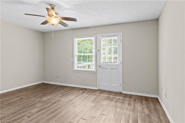 2664 Saint Johns Place, Winston-salem, NC 27106