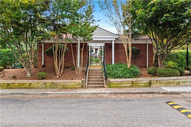2664 Saint Johns Place, Winston-salem, NC 27106