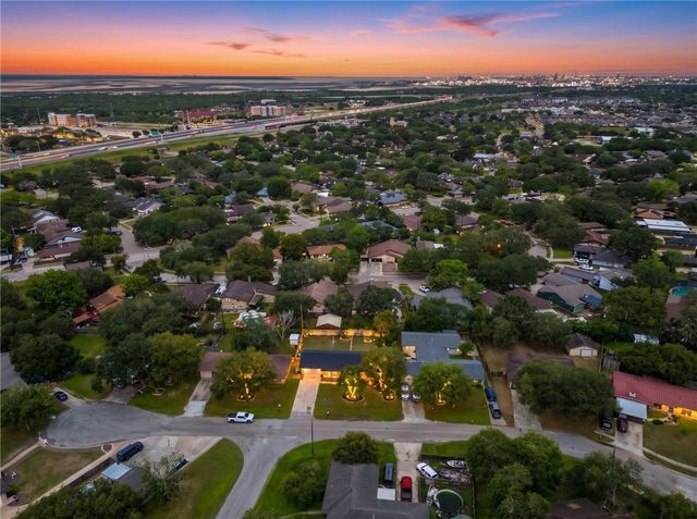 4514 White Oak Dr, Corpus Christi, TX 78410