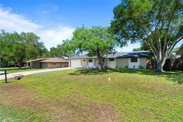 4514 White Oak Dr, Corpus Christi, TX 78410