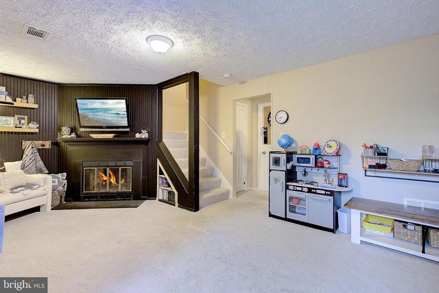 3016 N DALE LN, Bowie, MD 20716