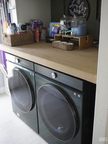 811 V Street, Bakersfield, CA 93304