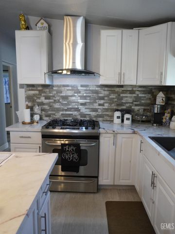 811 V Street, Bakersfield, CA 93304