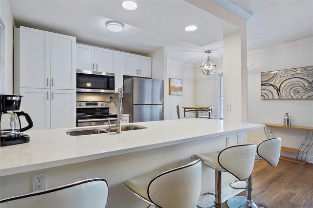 221 S HALE AVENUE, Tampa, FL 33609