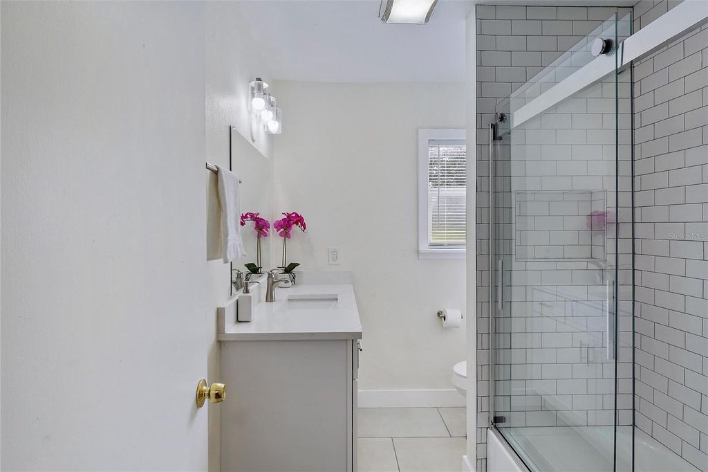 Image 17 of property listing at 221 S HALE AVENUE, Tampa, FL 33609