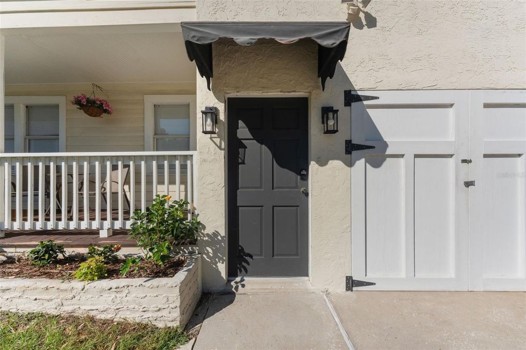 Image 26 of property listing at 221 S HALE AVENUE, Tampa, FL 33609