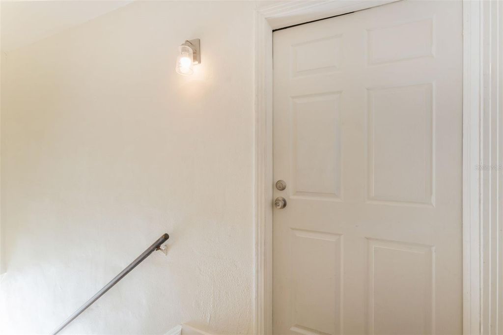 Image 28 of property listing at 221 S HALE AVENUE, Tampa, FL 33609