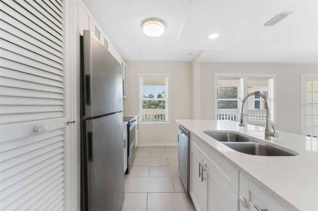 Image 33 of property listing at 221 S HALE AVENUE, Tampa, FL 33609