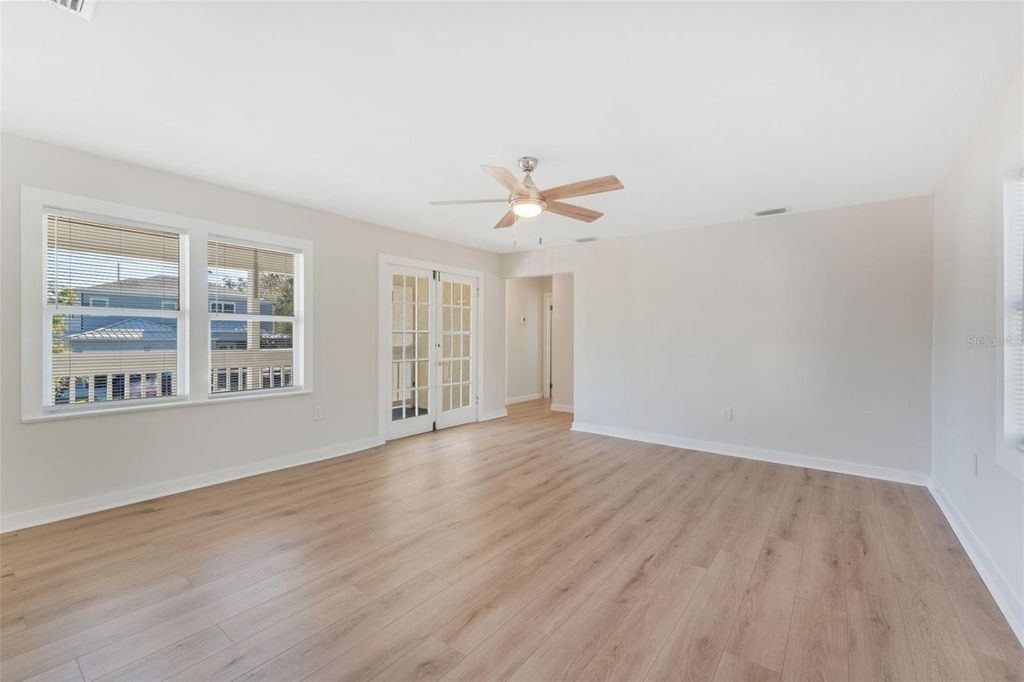 Image 35 of property listing at 221 S HALE AVENUE, Tampa, FL 33609