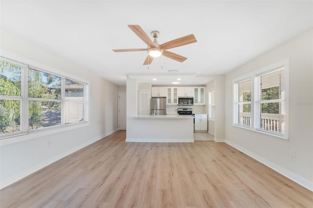 Image 36 of property listing at 221 S HALE AVENUE, Tampa, FL 33609