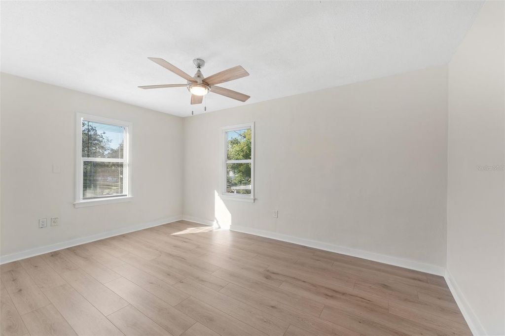 Image 38 of property listing at 221 S HALE AVENUE, Tampa, FL 33609