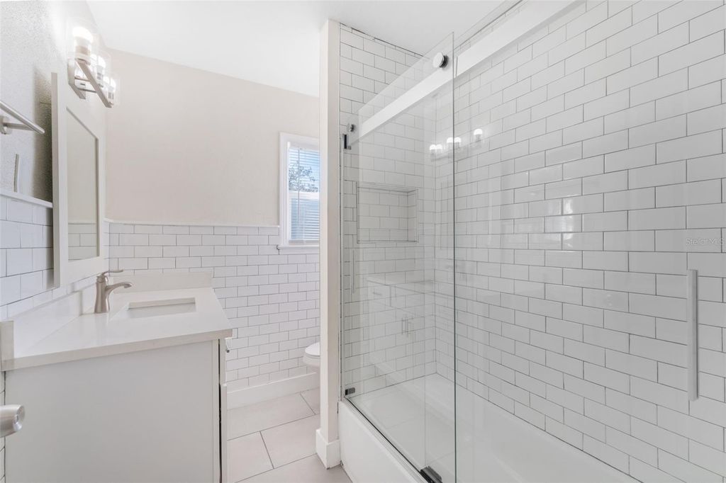 Image 40 of property listing at 221 S HALE AVENUE, Tampa, FL 33609