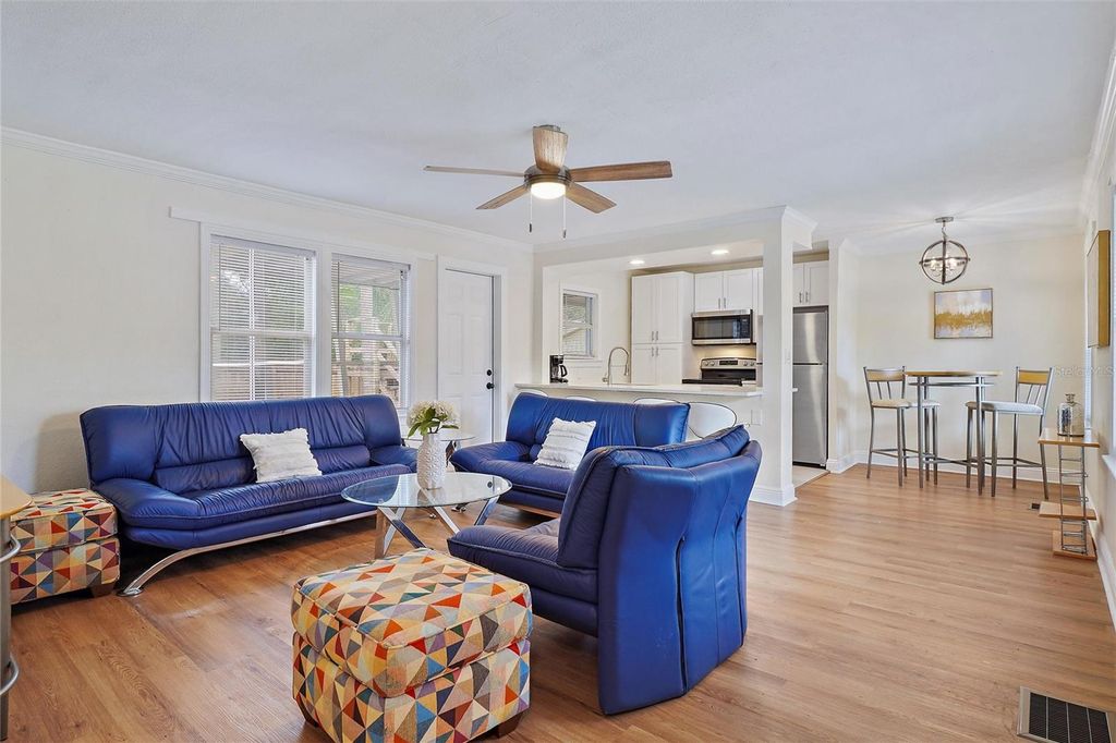 Image 5 of property listing at 221 S HALE AVENUE, Tampa, FL 33609