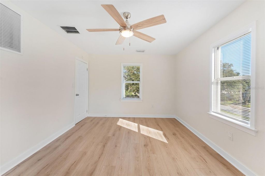 Image 44 of property listing at 221 S HALE AVENUE, Tampa, FL 33609