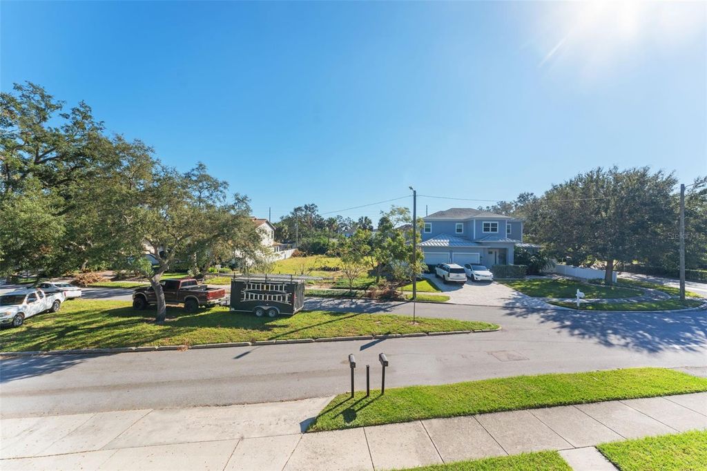 Image 47 of property listing at 221 S HALE AVENUE, Tampa, FL 33609