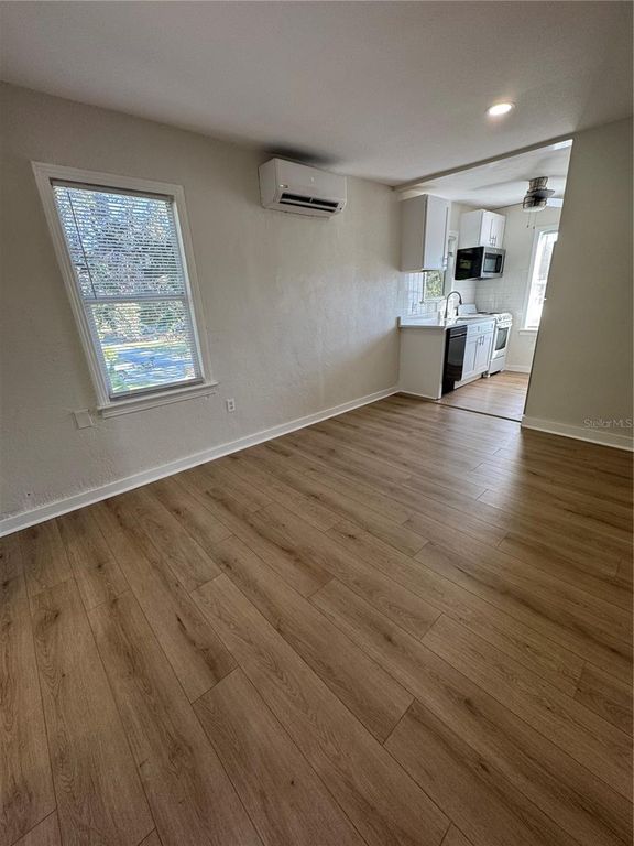 Image 48 of property listing at 221 S HALE AVENUE, Tampa, FL 33609