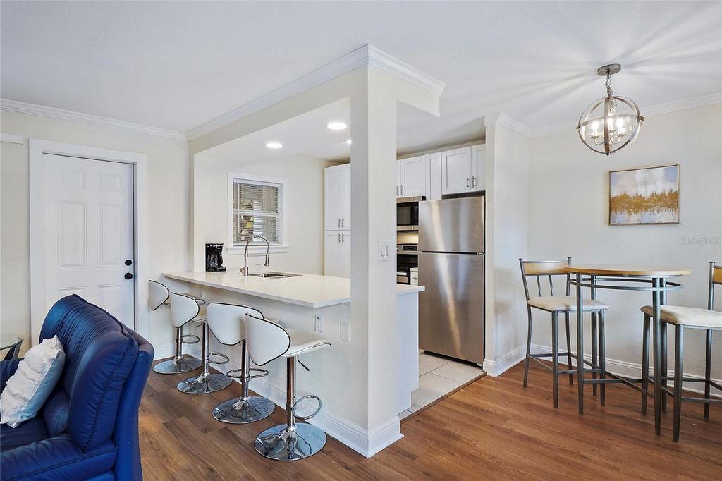 Image 6 of property listing at 221 S HALE AVENUE, Tampa, FL 33609