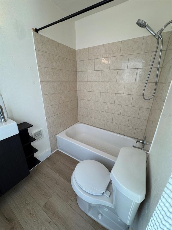 Image 53 of property listing at 221 S HALE AVENUE, Tampa, FL 33609