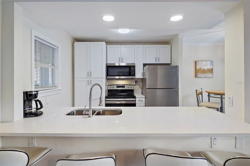 Image 9 of property listing at 221 S HALE AVENUE, Tampa, FL 33609