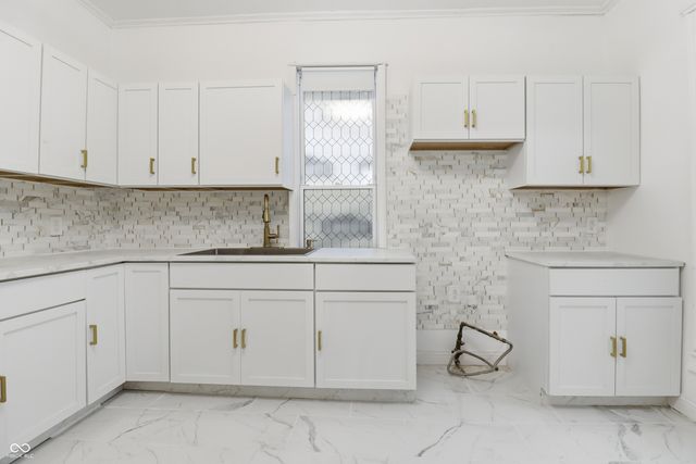 800 S Macedonia Avenue, Muncie, IN 47302