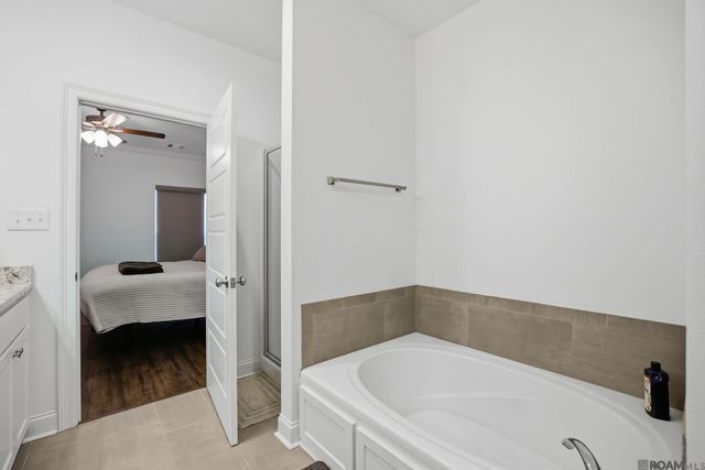 8129 Village Lake Ave, Baton Rouge, LA 70820