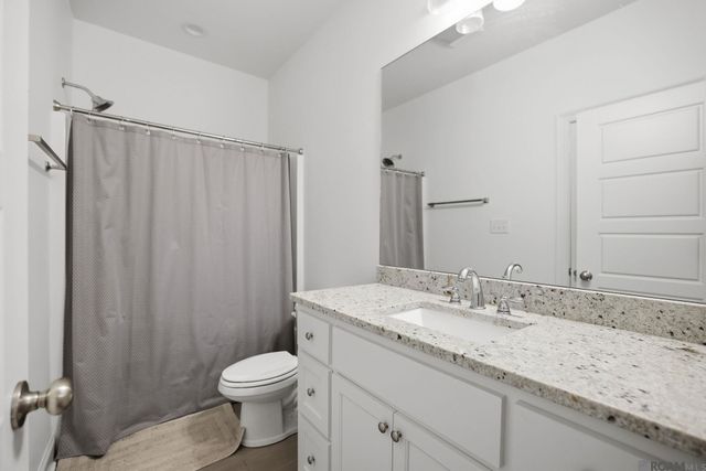 8129 Village Lake Ave, Baton Rouge, LA 70820