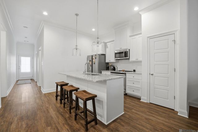 8129 Village Lake Ave, Baton Rouge, LA 70820