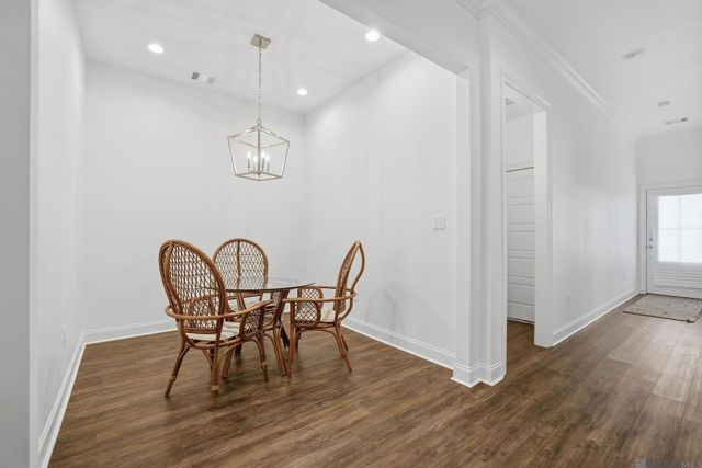 8129 Village Lake Ave, Baton Rouge, LA 70820