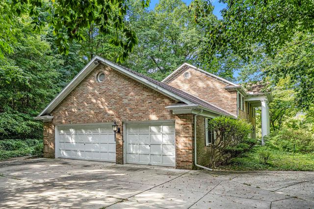 1130 Dunrobbin Lane, South Bend, IN 46614