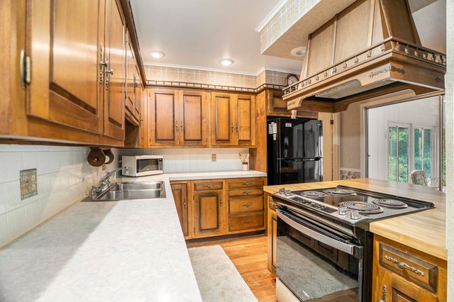 1130 Dunrobbin Lane, South Bend, IN 46614