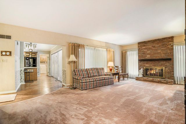 1130 Dunrobbin Lane, South Bend, IN 46614