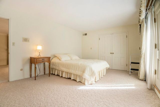 1130 Dunrobbin Lane, South Bend, IN 46614