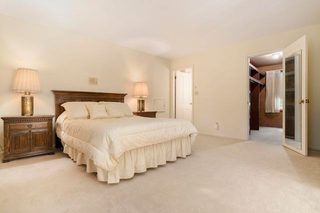 1130 Dunrobbin Lane, South Bend, IN 46614