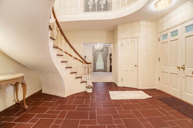 1130 Dunrobbin Lane, South Bend, IN 46614