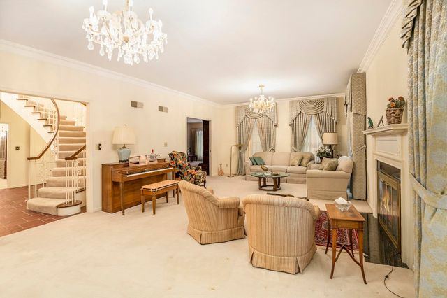 1130 Dunrobbin Lane, South Bend, IN 46614