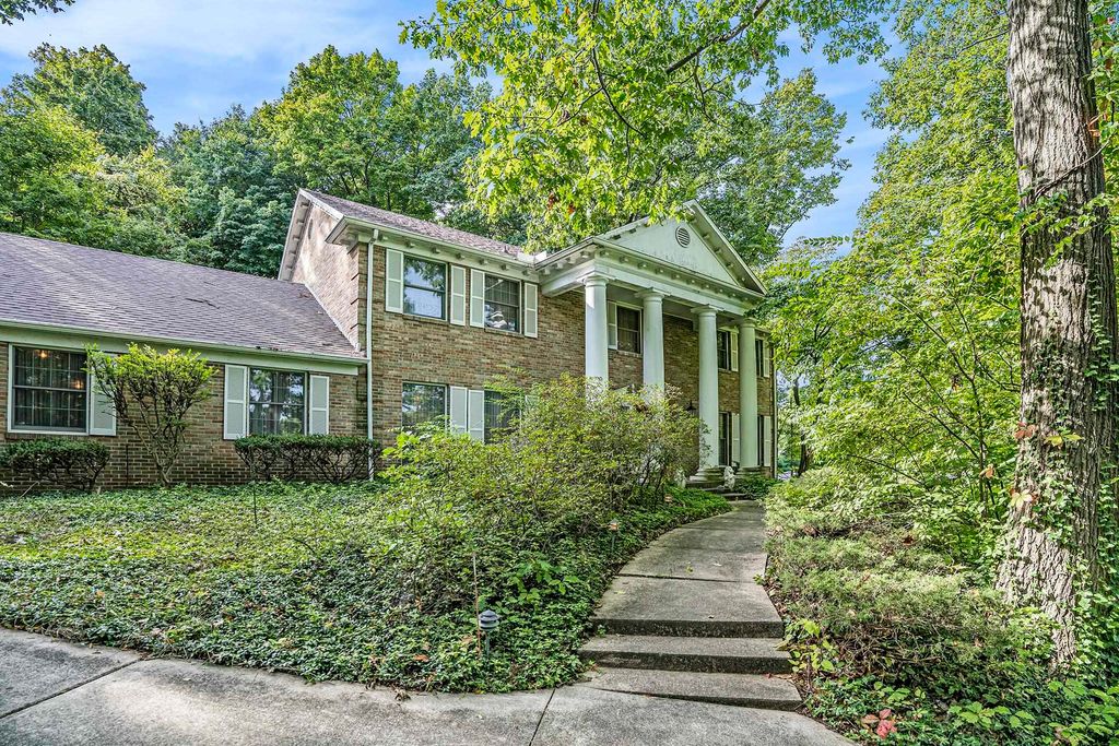 1130 Dunrobbin Lane, South Bend, IN 46614