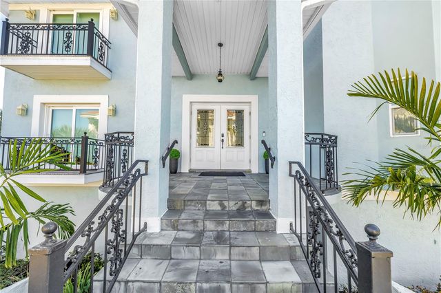 289 8TH AVENUE N, Tierra Verde, FL 33715