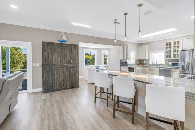 289 8TH AVENUE N, Tierra Verde, FL 33715