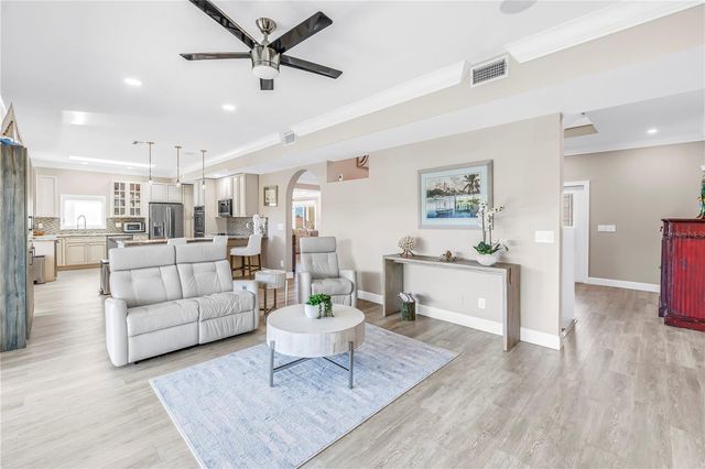 289 8TH AVENUE N, Tierra Verde, FL 33715