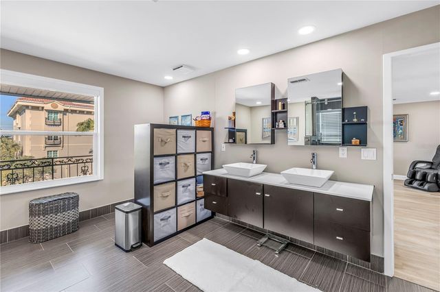 289 8TH AVENUE N, Tierra Verde, FL 33715