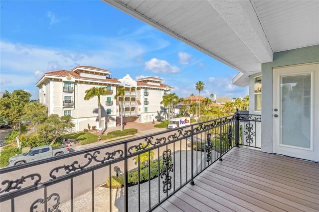 289 8TH AVENUE N, Tierra Verde, FL 33715