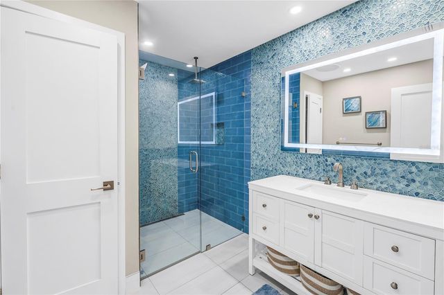 289 8TH AVENUE N, Tierra Verde, FL 33715