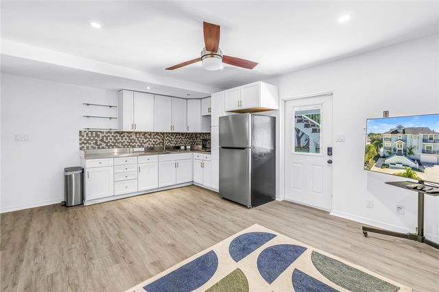 289 8TH AVENUE N, Tierra Verde, FL 33715