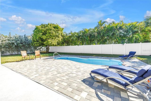 289 8TH AVENUE N, Tierra Verde, FL 33715