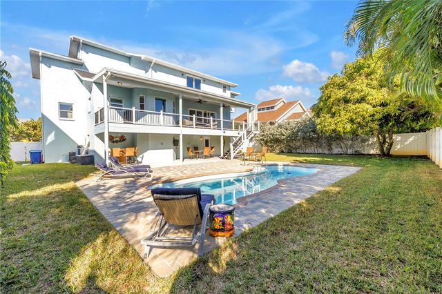 289 8TH AVENUE N, Tierra Verde, FL 33715