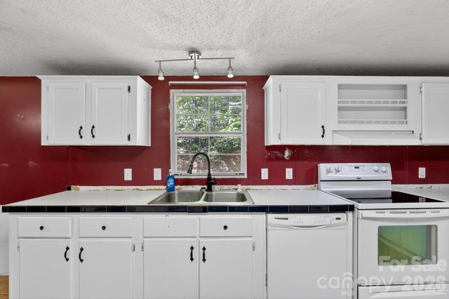 2324 Alfred Hartley Road, Lenoir, NC 28645
