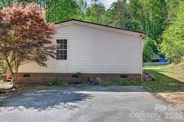 2324 Alfred Hartley Road, Lenoir, NC 28645